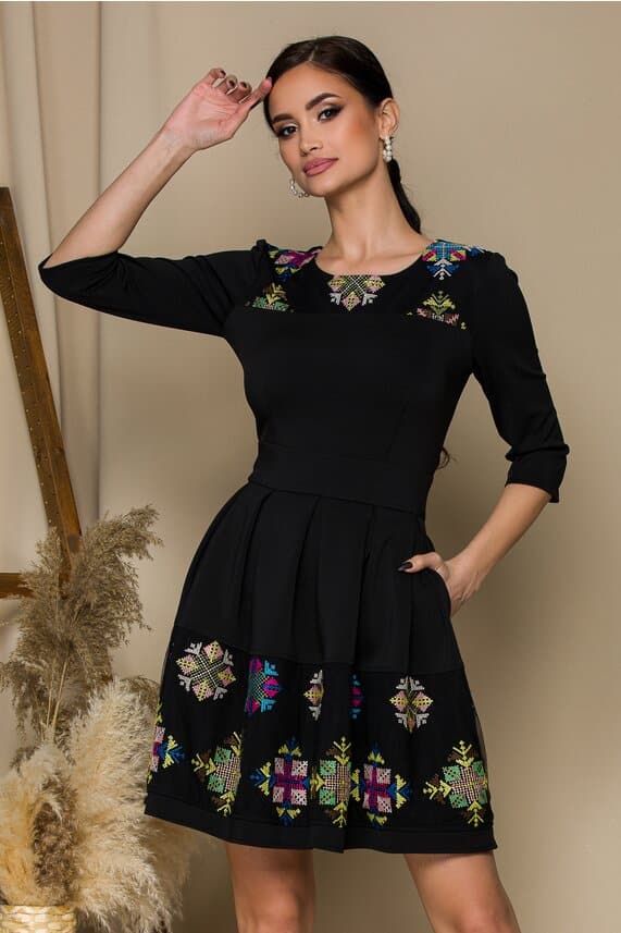 rochie ella collection angy neagra cu broderie galben si albastru in stil traditional 650631 2
