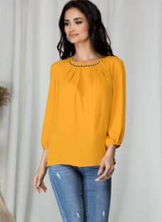 Bluza Ranya galben mustar cu aplicatii la baza gatului