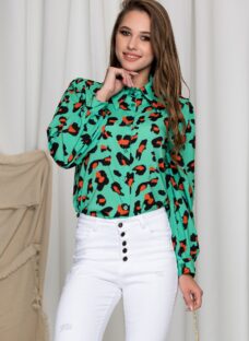Camasa Denisse verde cu imprimeu animal print si accesoriu