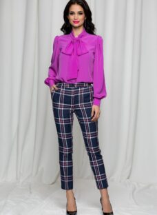 Pantaloni Erika bleumarin in carouri cu betelie dubla si buzunare laterale