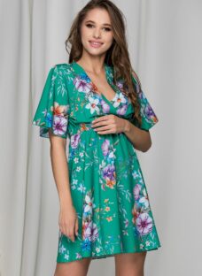 Rochie Casie verde vaporoasa cu imprimeuri florale si decolteu petrecut