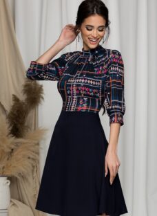 Rochie Georgiana bleumarin cu imprimeu geometric pe bust