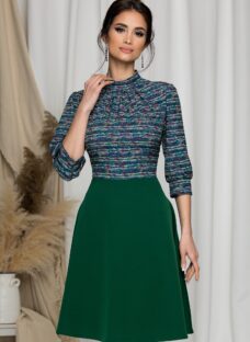 Rochie Georgiana verde cu imprimeu multicolor pe bust