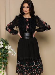 Rochie LaDonna neagra cu broderie roz si centura in talie