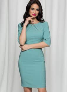 Rochie LaDonna verde mint cu decolteu rotund accesorizat cu brosa si strasuri