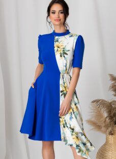 Rochie MBG duo albastru electric si imprimeu floral pe fundal alb
