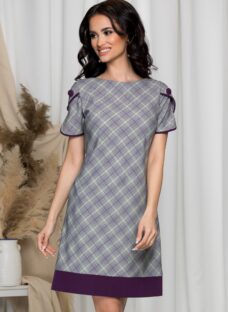 Rochie MBG gri in carouri si nasturi decorativi mov