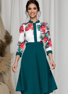 Rochie Moze verde cu imprimeuri rosii la bust
