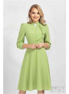 Rochie Pretty Girl verde eleganta în clos cu jabou si broșa detasabila