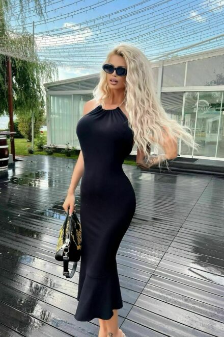 rochie de dama mulata pe corp cu lant dupa gat cu spate gol si cu fermoar neagra 40759 4